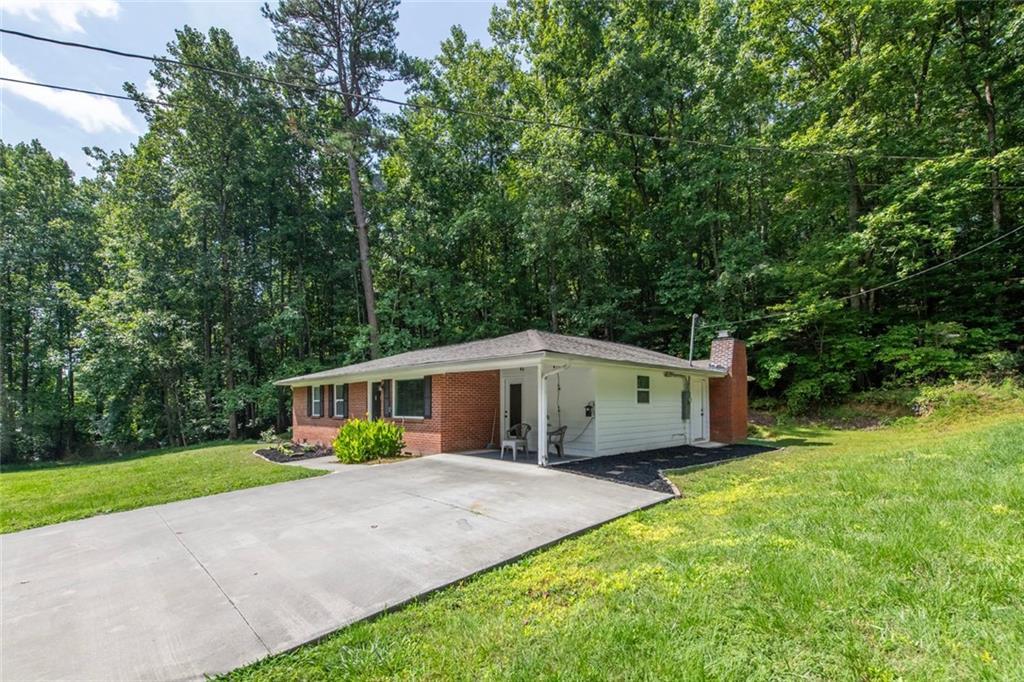 42 Carpenter Ln., Dahlonega, GA 30533