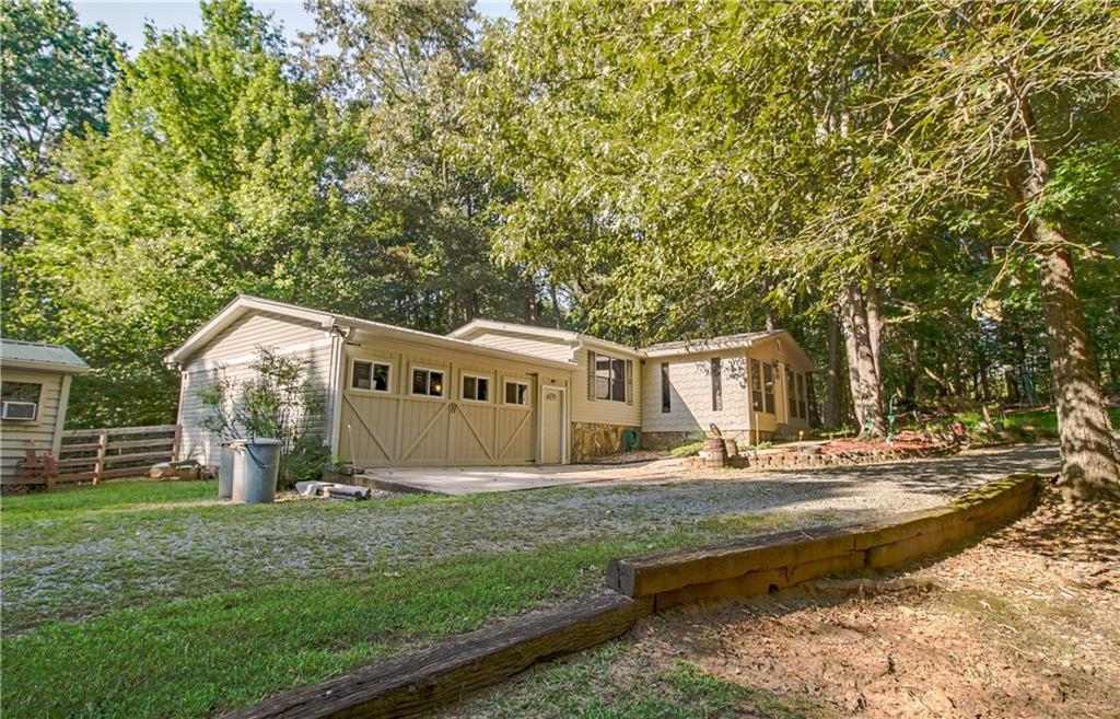279 John Teem Rd., Talking Rock, GA 30175