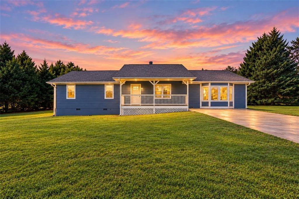 335 Harris Dr., Locust Grove, GA 30248