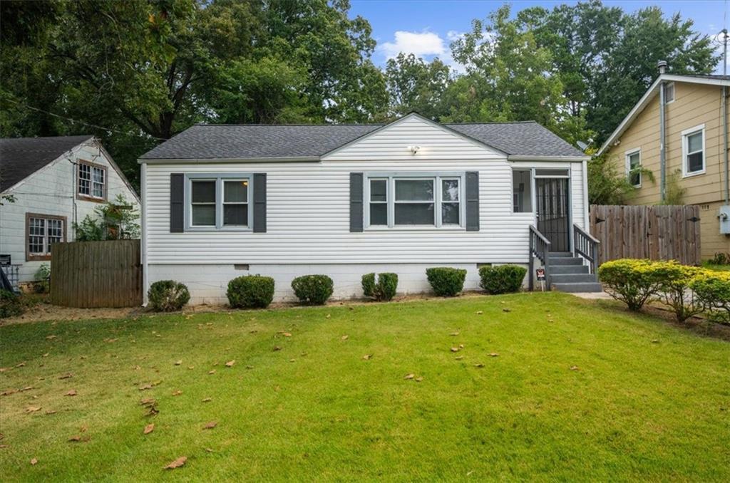 819 Woodbourne Dr., Atlanta, GA 30310