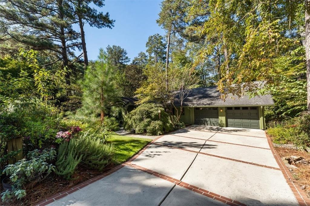 892 Castle Falls Dr., Atlanta, GA 30329