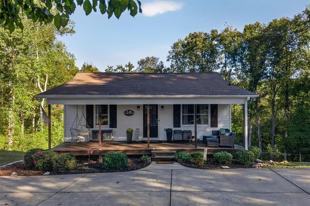 1015 Shamrock Ln., Ball Ground, GA 30107