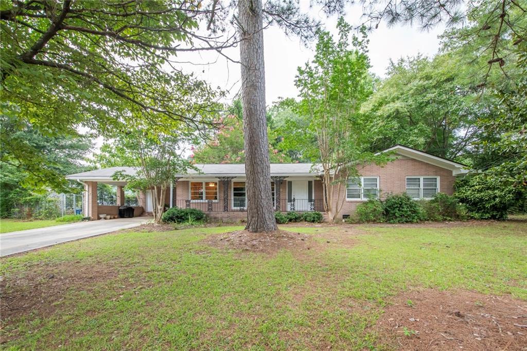 211 Bennett Cir., Carrollton, GA 30117
