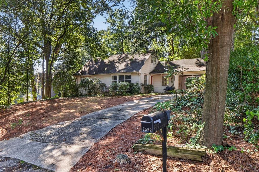 2552 Ridgewood Ter., Atlanta, GA 30318