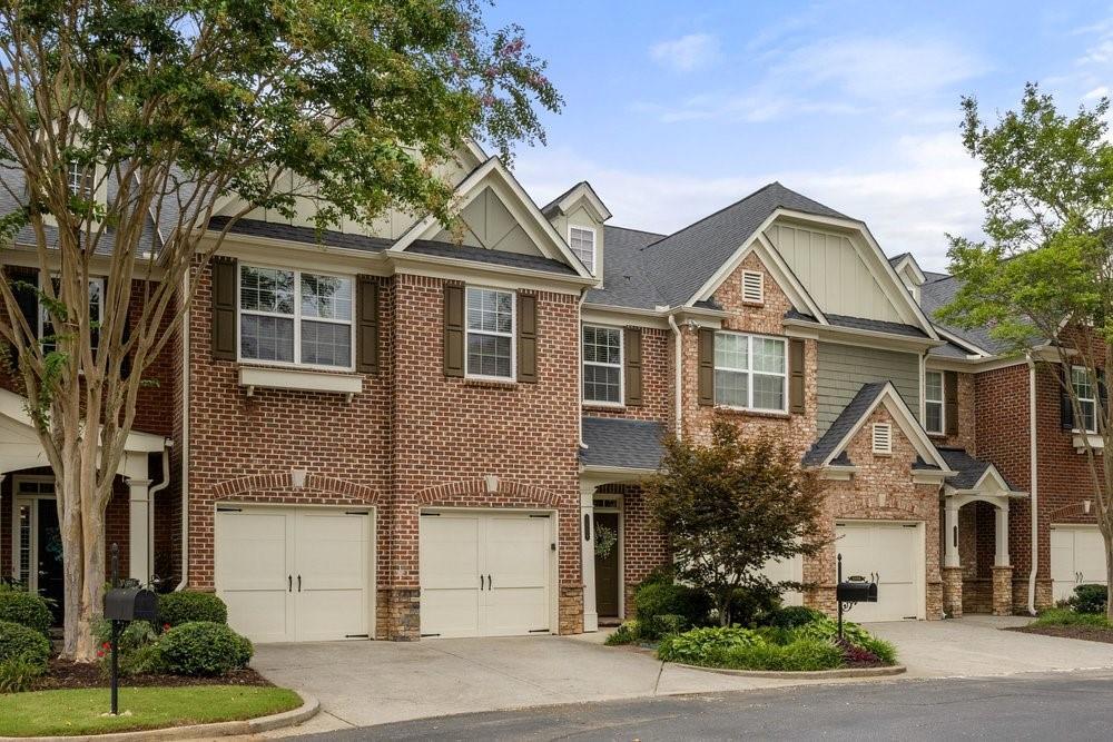 1606 Lexington Dr., Roswell, GA 30075