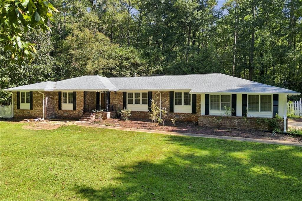 2207 Rosser Pl., Smoke Rise, GA 30087