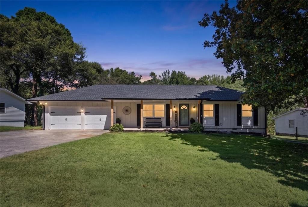 205 Woodglen Dr., Woodstock, GA 30188