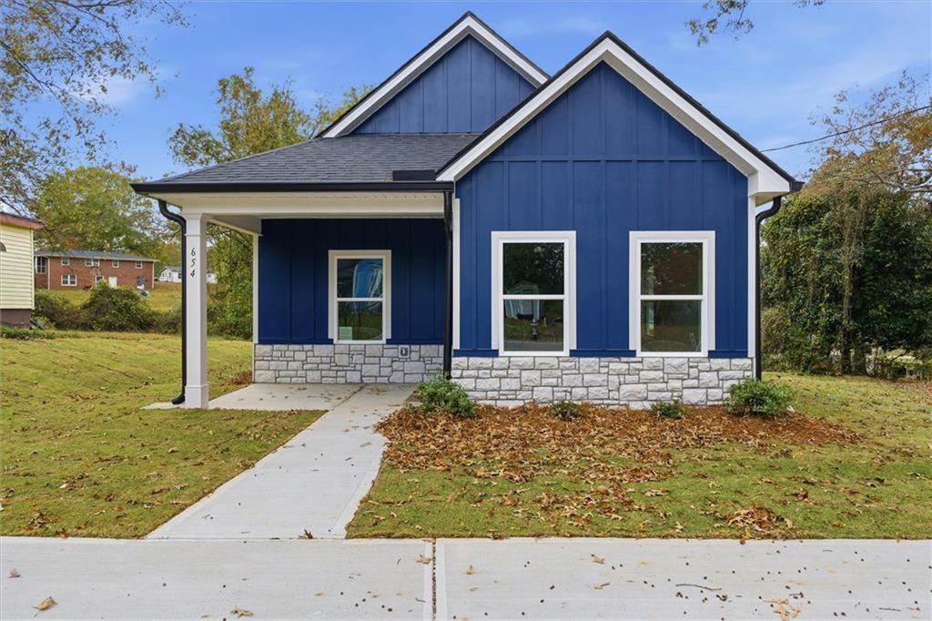 654 King St., Carrollton, GA 30117