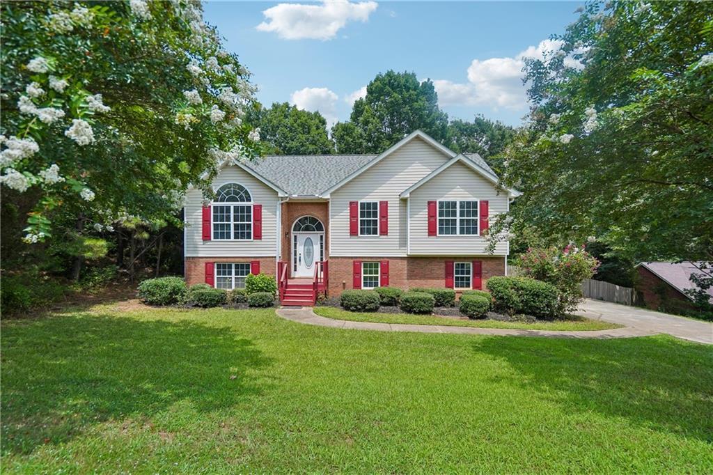 175 Morningview Ln., Hampton, GA 30228