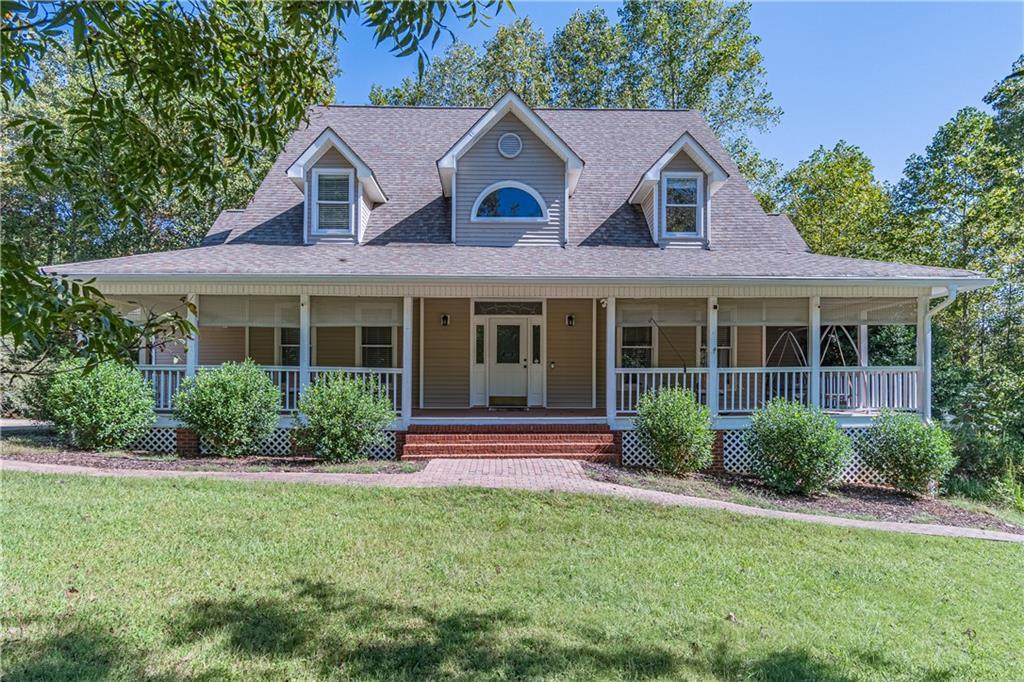 3401 Country Ln., Gainesville, GA 30506