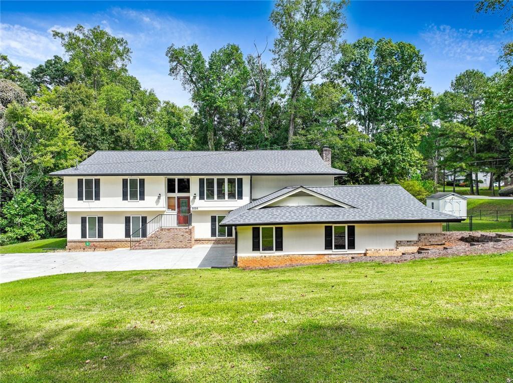 2026 Crescent Dr., Snellville, GA 30078