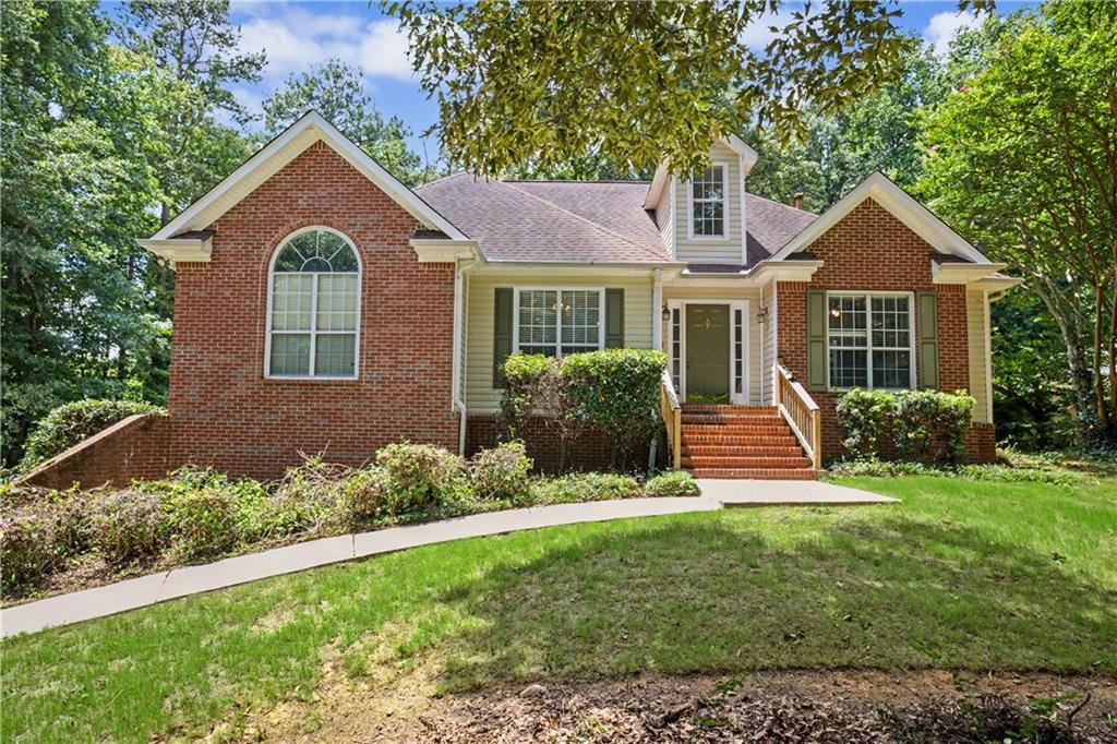 85 Woodstream Dr., Newnan, GA 30265
