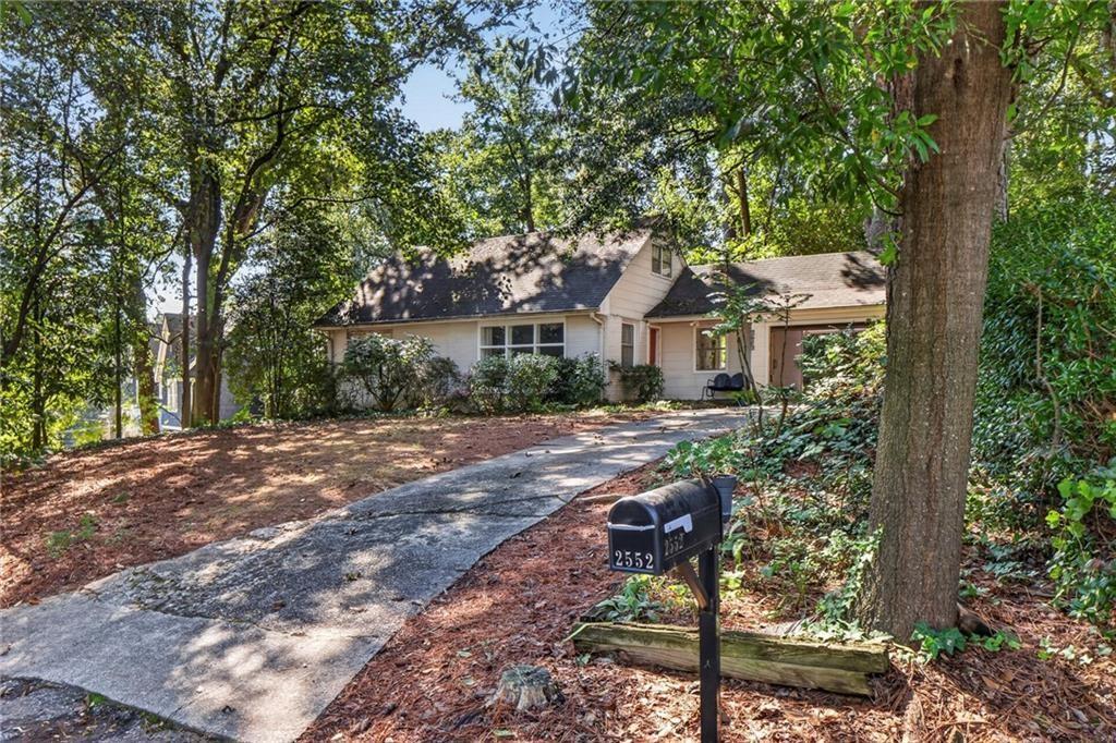 2552 Ridgewood Ter., Atlanta, GA 30318