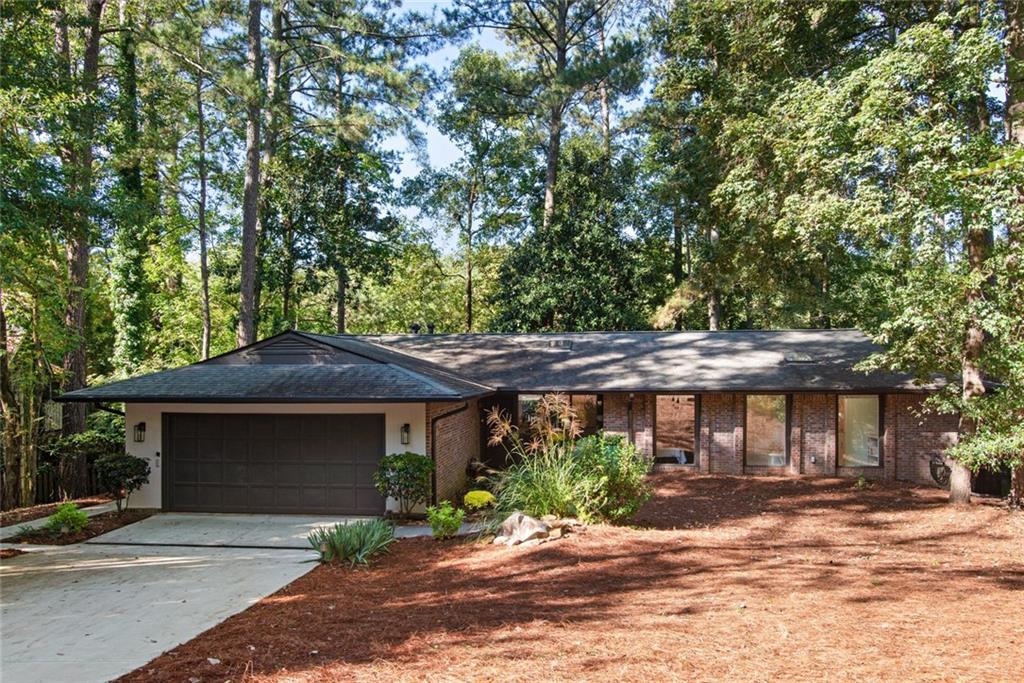 9270 N Lake Dr., Roswell, GA 30076