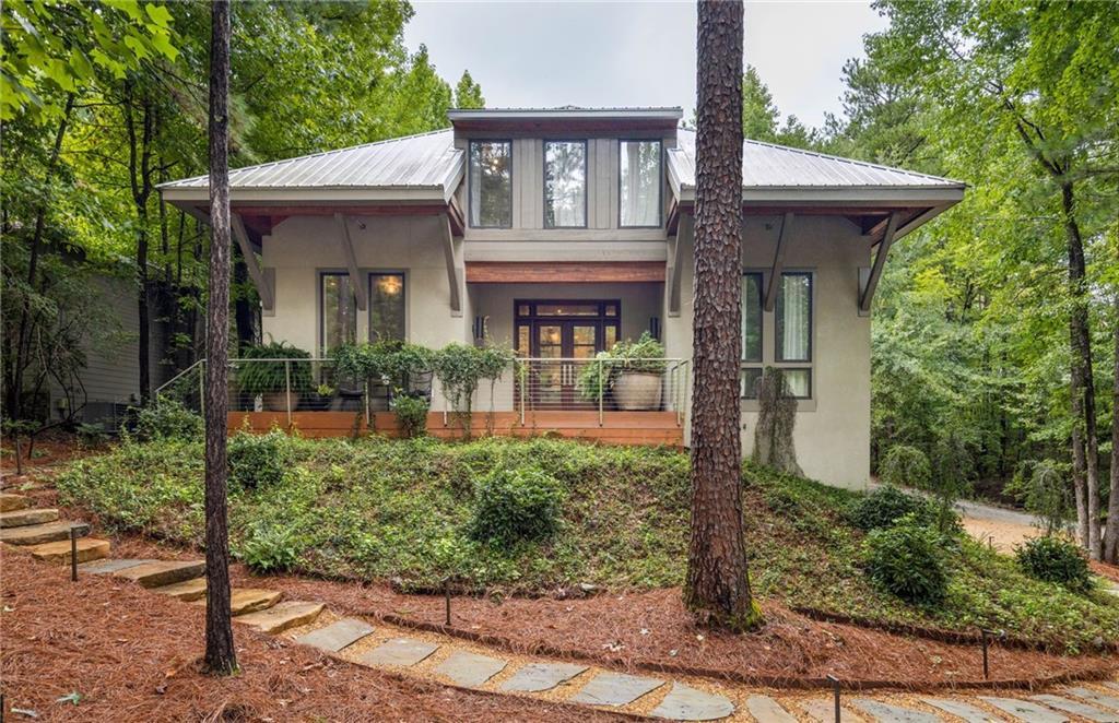 9016 Selborne Ln., Chattahoochee Hills, GA 30268