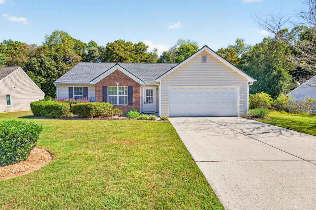 6285 Huntcliff Dr., Flowery Branch, GA 30542