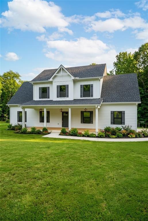 327 West Ln., Woodstock, GA 30188