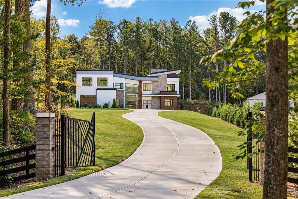 1678 Thomas Dr, Hoschton, GA 30548