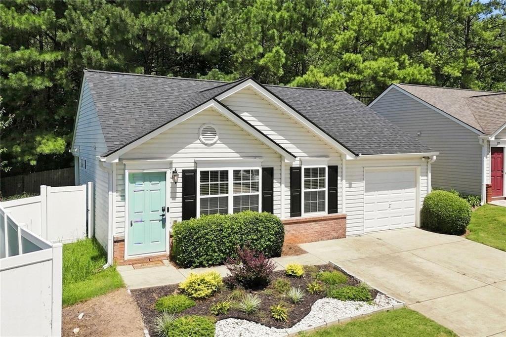 203 Oak Grove Ln., Acworth, GA 30102