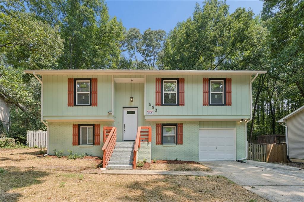 593 Country Lane Dr., Jonesboro, GA 30238