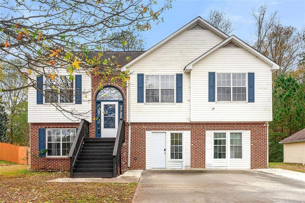 2907 Stone Creek Dr., Rex, GA 30273