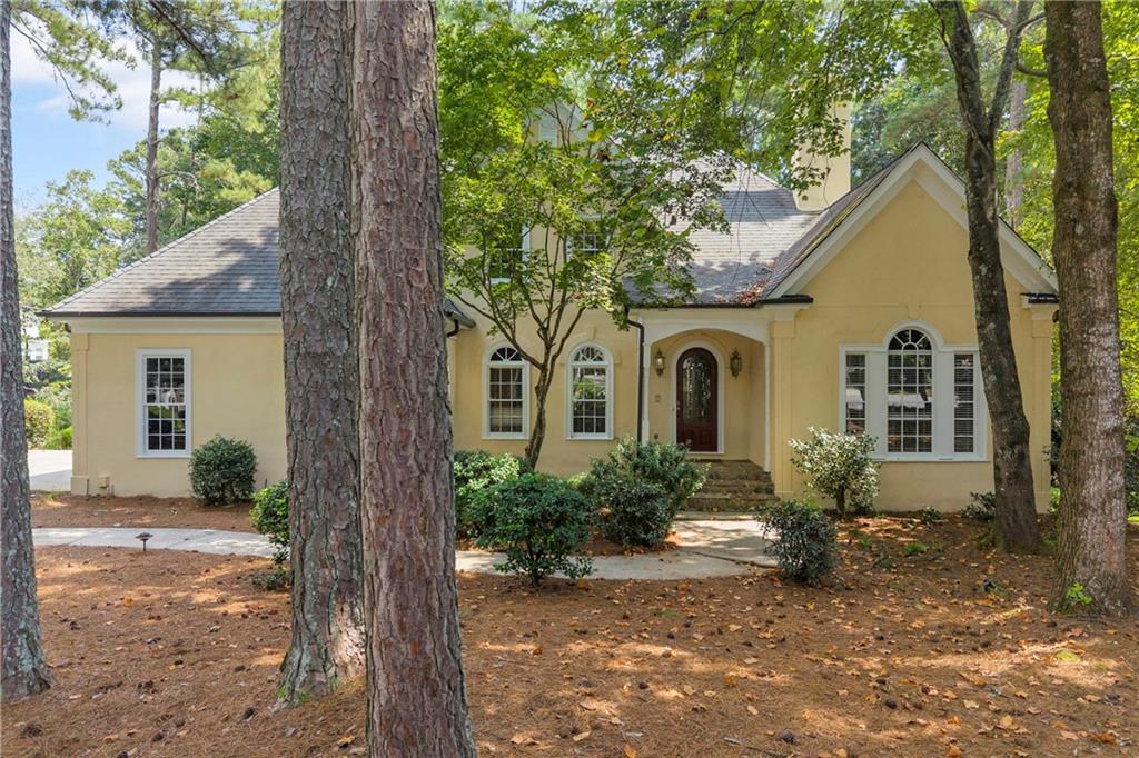 1070 Abingdon Ln., Johns Creek, GA 30022