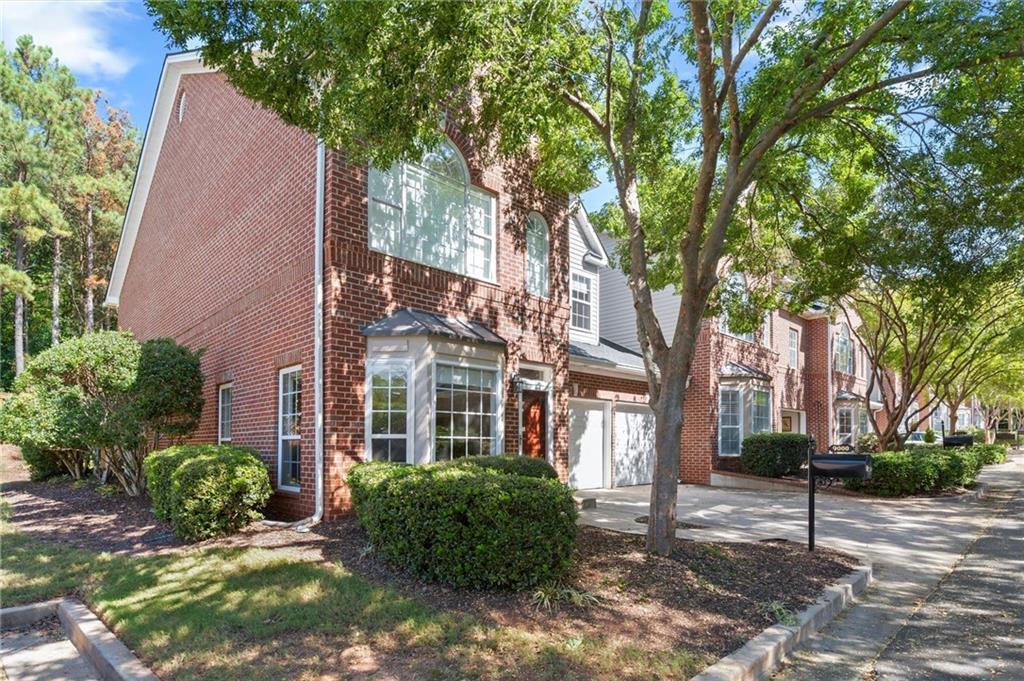 9000 Lexington Dr., Roswell, GA 30075