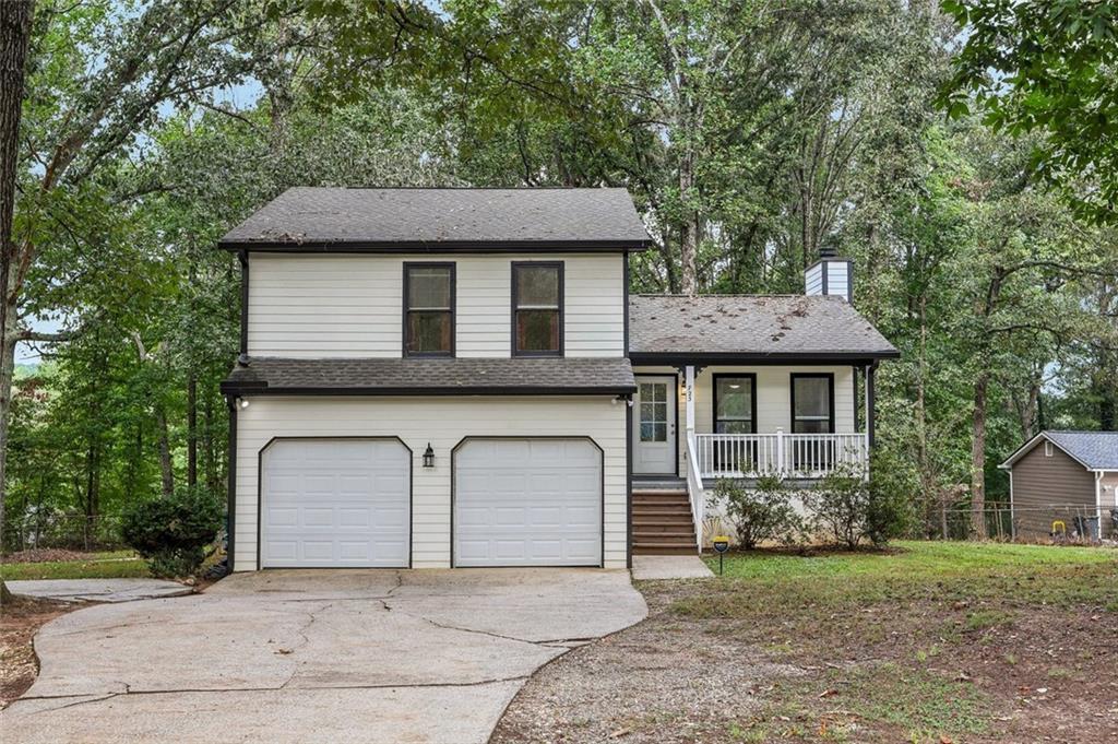723 Jockey Ln., Auburn, GA 30011