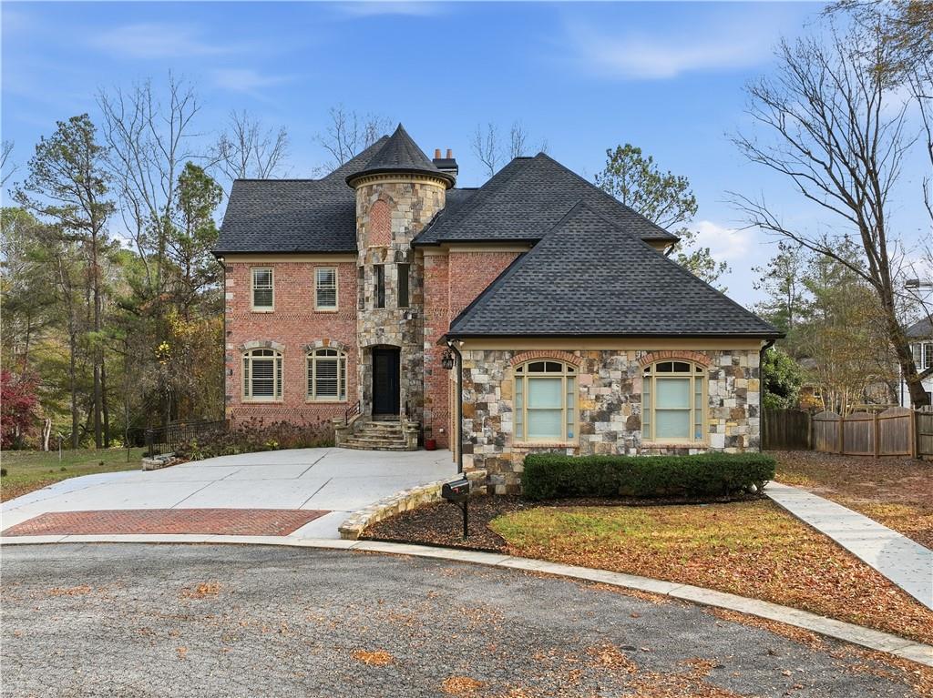 7611 Regency Cir., Sandy Springs, GA 30350