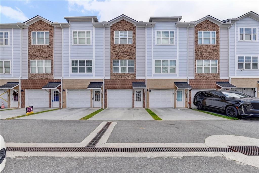 2017 Ocean Dr., Atlanta, GA 30318
