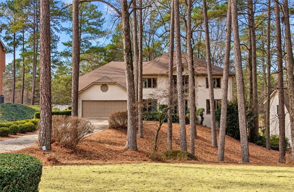 2225 Roxburgh Dr., Roswell, GA 30076