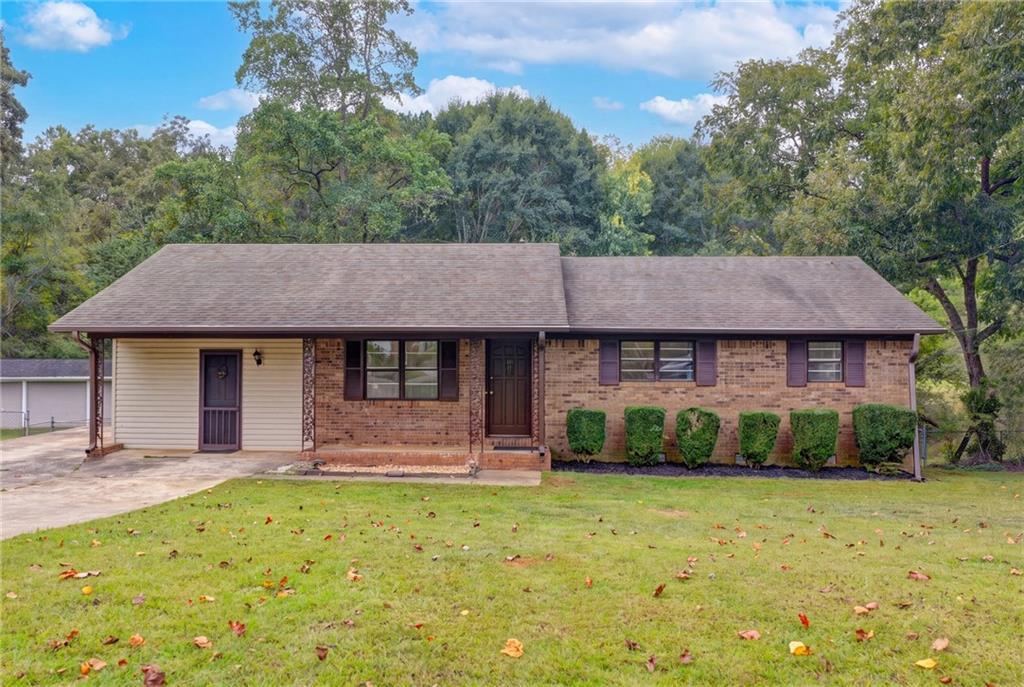 4921 Merlin Dr., Oakwood, GA 30566
