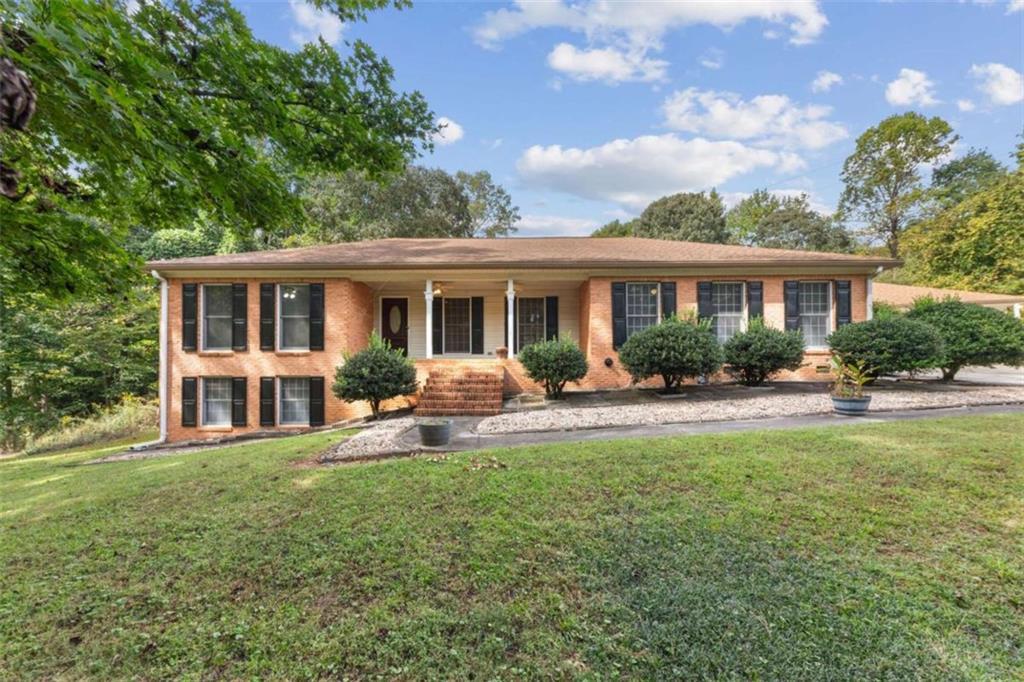 2570 Benton Dr., Jonesboro, GA 30236