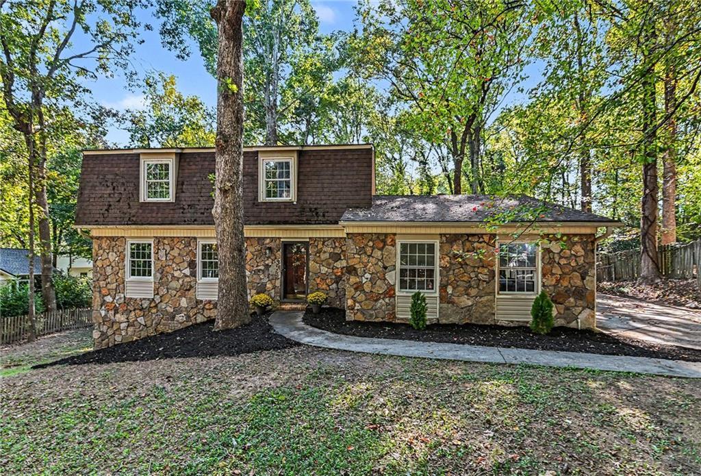 201 Hunting Creek Dr., Marietta, GA 30068