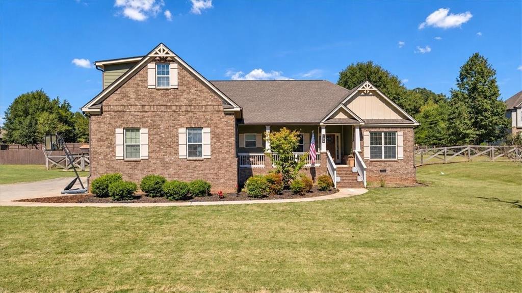 155 Feather Ln., Jackson, GA 30233