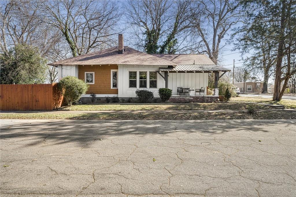 1447 Bryan Ave., East Point, GA 30344