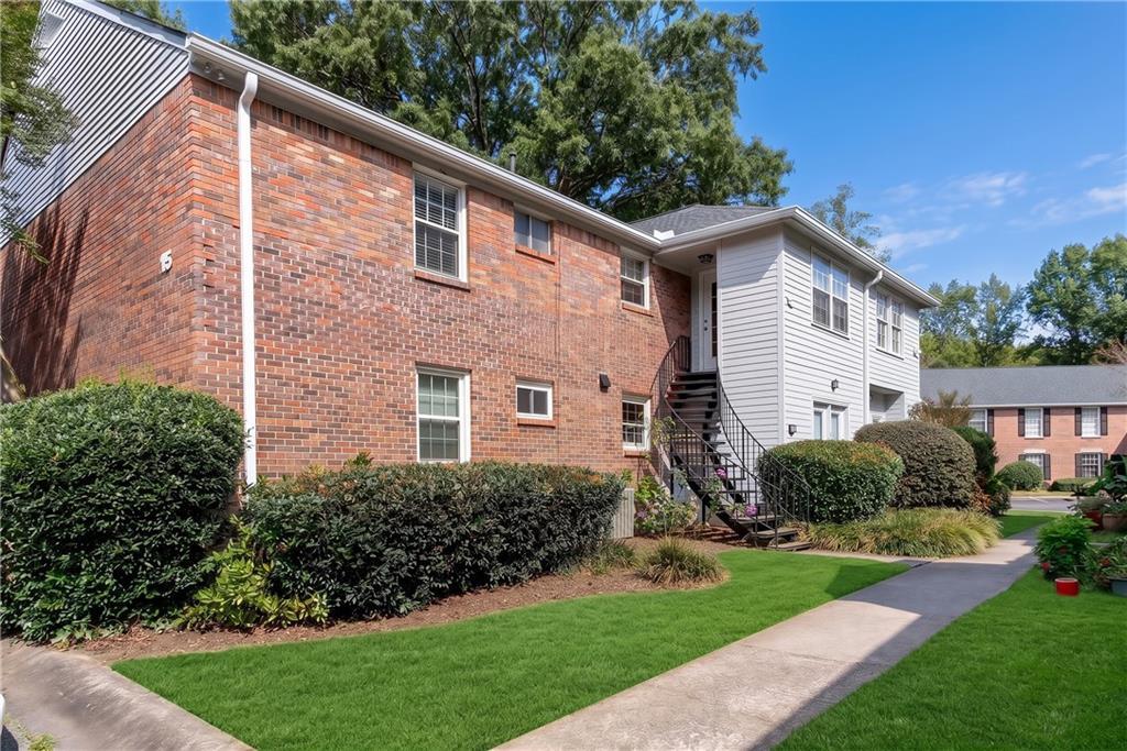 6700 Roswell Rd. #15D, Sandy Springs, GA 30328