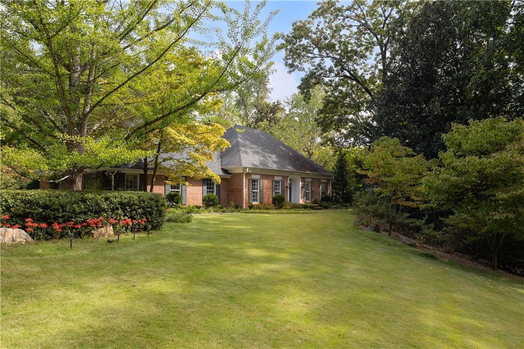 5715 Lake Island Dr., Sandy Springs, GA 30327