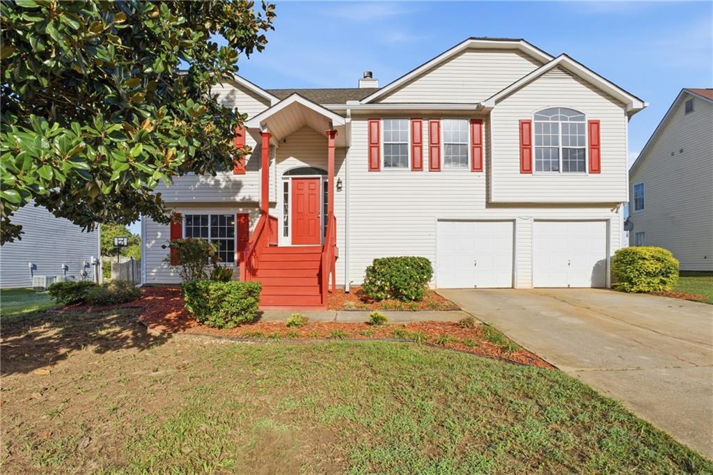 10700 Barberry Dr., Hampton, GA 30228