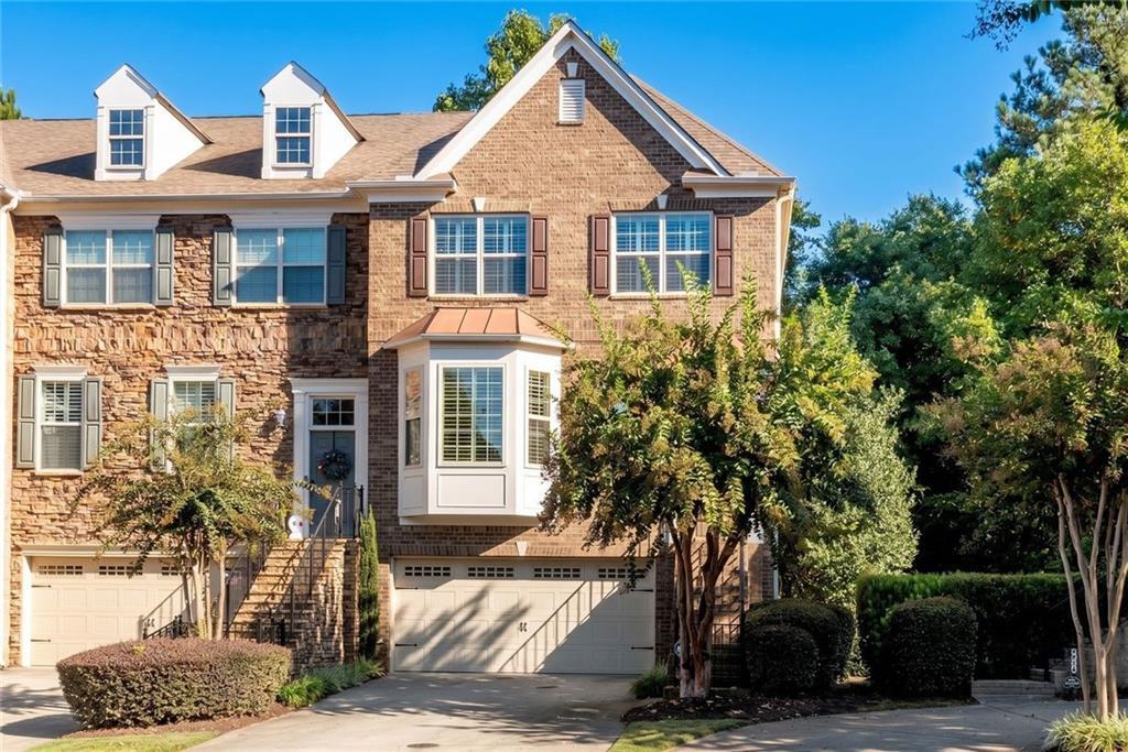 4002 Manchester Cir., Roswell, GA 30075