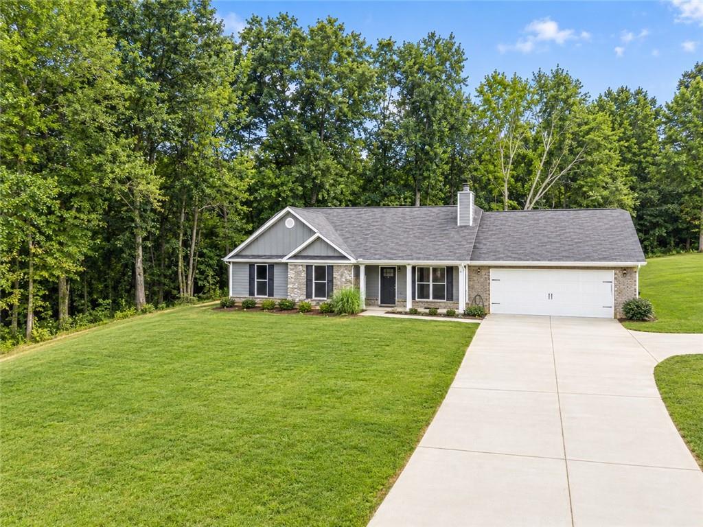 1374 Hardigree Rd., Winder, GA 30680