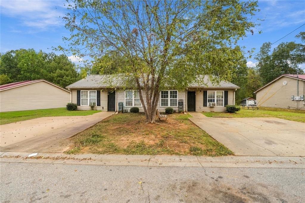 324 Avalon Dr., Carrollton, GA 30117