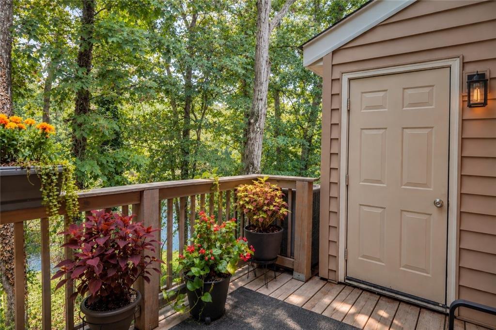 305 Quail Run, Roswell, GA 30076