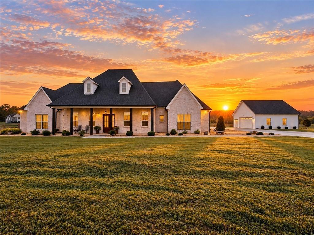 29 Ravenfield Rd., Taylorsville, GA 30178