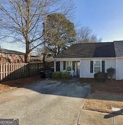 1775 Summerwoods Ln., Griffin, GA 30224