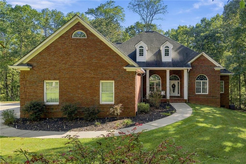 106 Shalea Ln., Ball Ground, GA 30107