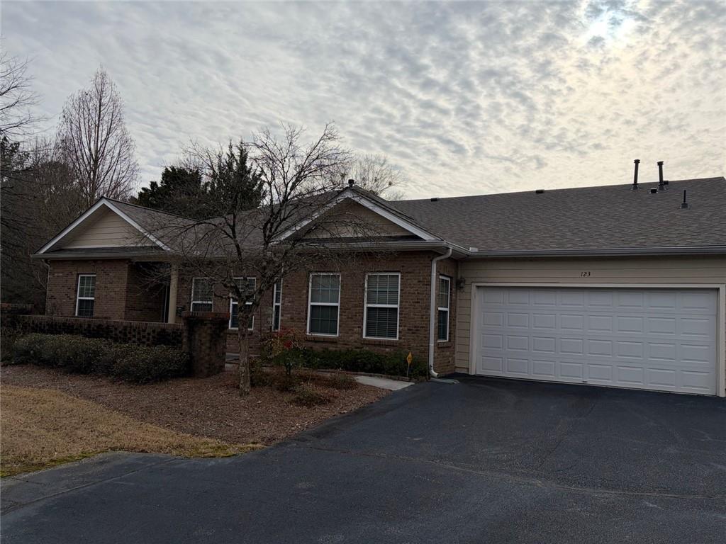 123 Villa Park Cir., Stone Mountain, GA 30087