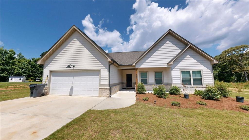 1215 Awenasa Dr., Villa Rica, GA 30180