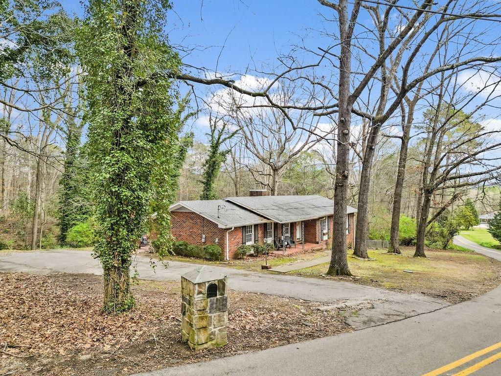 206 Hammond Dr., Summerville, GA 30747