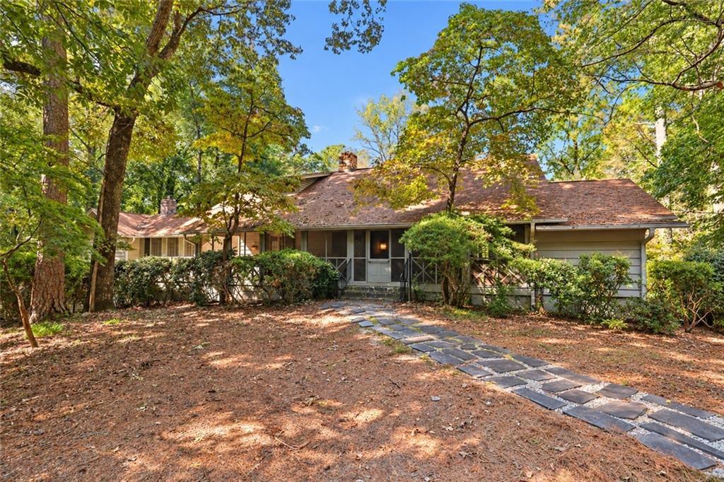 8235 Tynecastle Dr., Sandy Springs, GA 30350